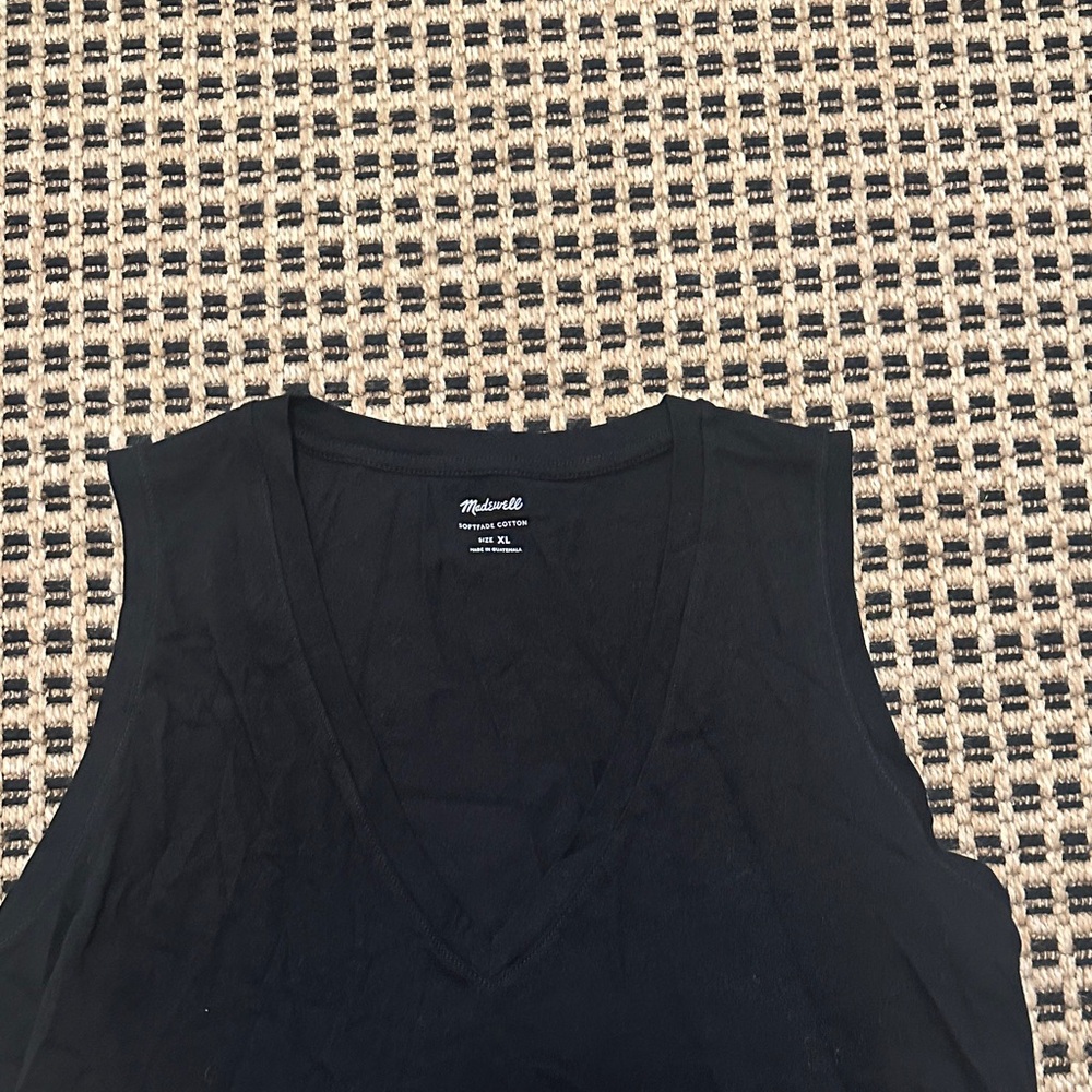 Madewell Black V-Neck Women’s XL Tank Top NWT - Picture 3 of 4